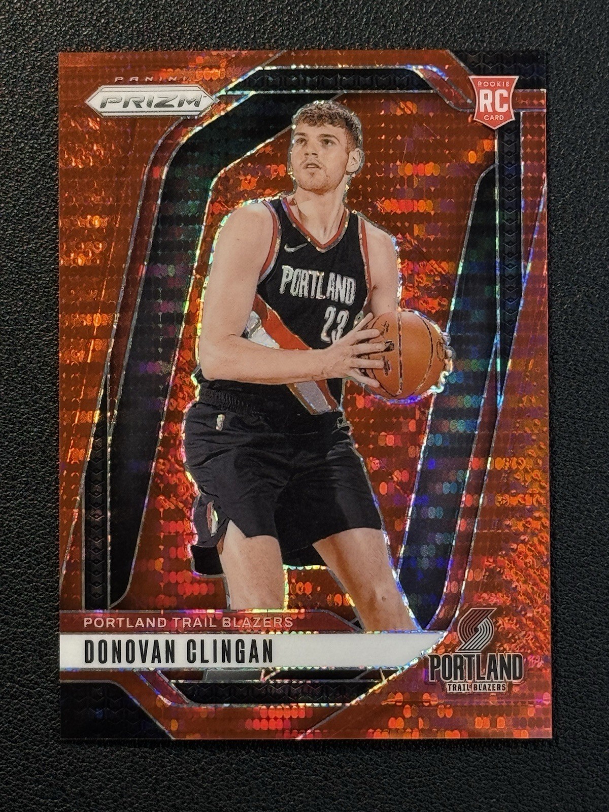 2024-25 Panini Prizm #221 Donovan Clingan Red Pulsar Rookie Prizm #/75