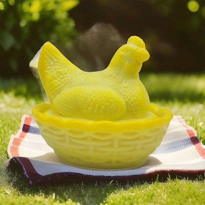 3'' Chicken on a Woven Nest Dandelion Old Westmoreland Mould Mosser Glass Yellow