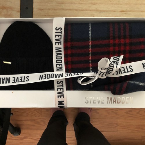 Steve Madden Women’s Hat and Scarf Box Gift Set. eBay