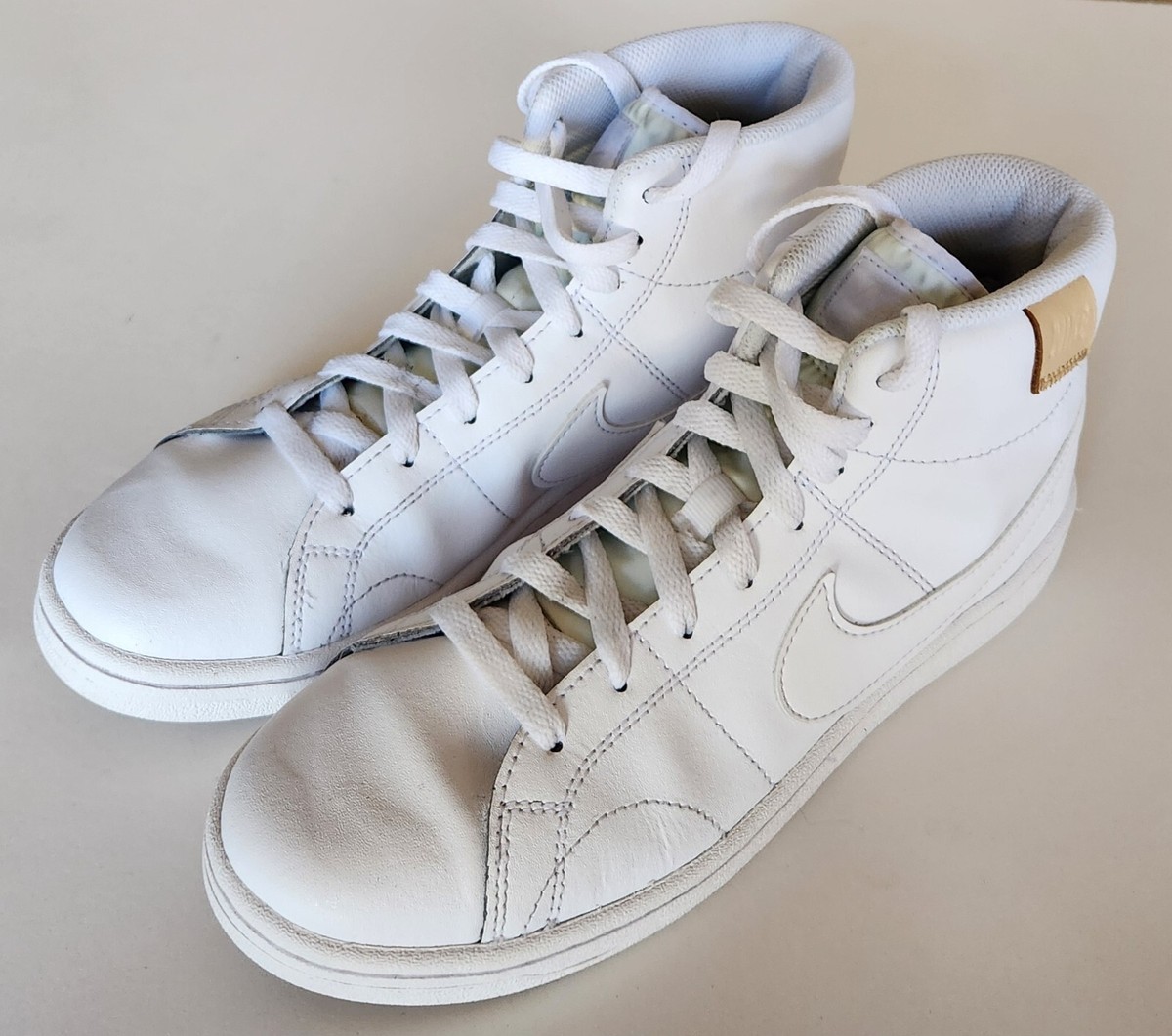 How To Wear Several Shoes In Royale High