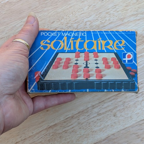 Solitaire Magnetic Pocket Version, Red Pieces Vintage 1990s, Missing 1 piece. - Picture 6 of 8