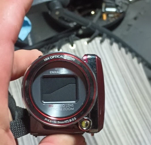 Polaroid ID975-RED16MP Camcorder with 3-Inch LCD Touch Screen (Red) w/0 Charger  - Image 4 of 4