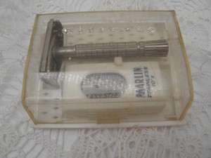 1960 GILLETTE RAZOR WITH MARLIN FIREARMS RAZOR BLADES NEW IN BOX