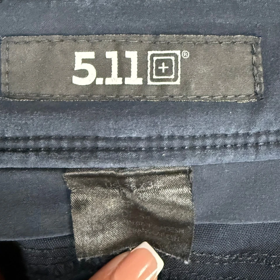 Pantalones tácticos APEX 5.11 para hombre carga utilitaria ropa de trabajo al aire libre azul marino 36x34 desvanecimiento Foto 2 de 4