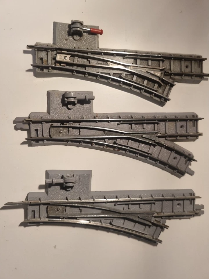 TRIANG 10 VINTAGE BAKELITE POINTS (TURNOUTS)/CROSSING R100/101/102 (UNBOXED) 00 - Image 2 of 4