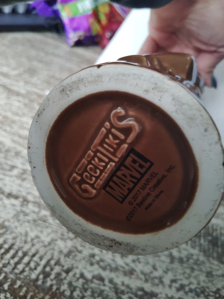 Taza Groot Guardianes de la Galaxia - Vengadores - Marvel. Plástico duro.nunca usado Foto 2 de 3