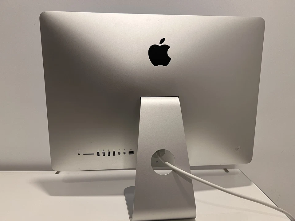 iMac 21,5 pulgadas, finales 2013 - Imagen 3 de 3