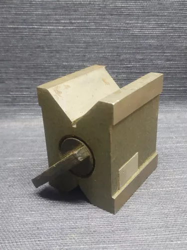 Mitutoyo Magnetic V Block Made In Brazil 2-1/4x2-1/2x3” Tested Works Quick Ship