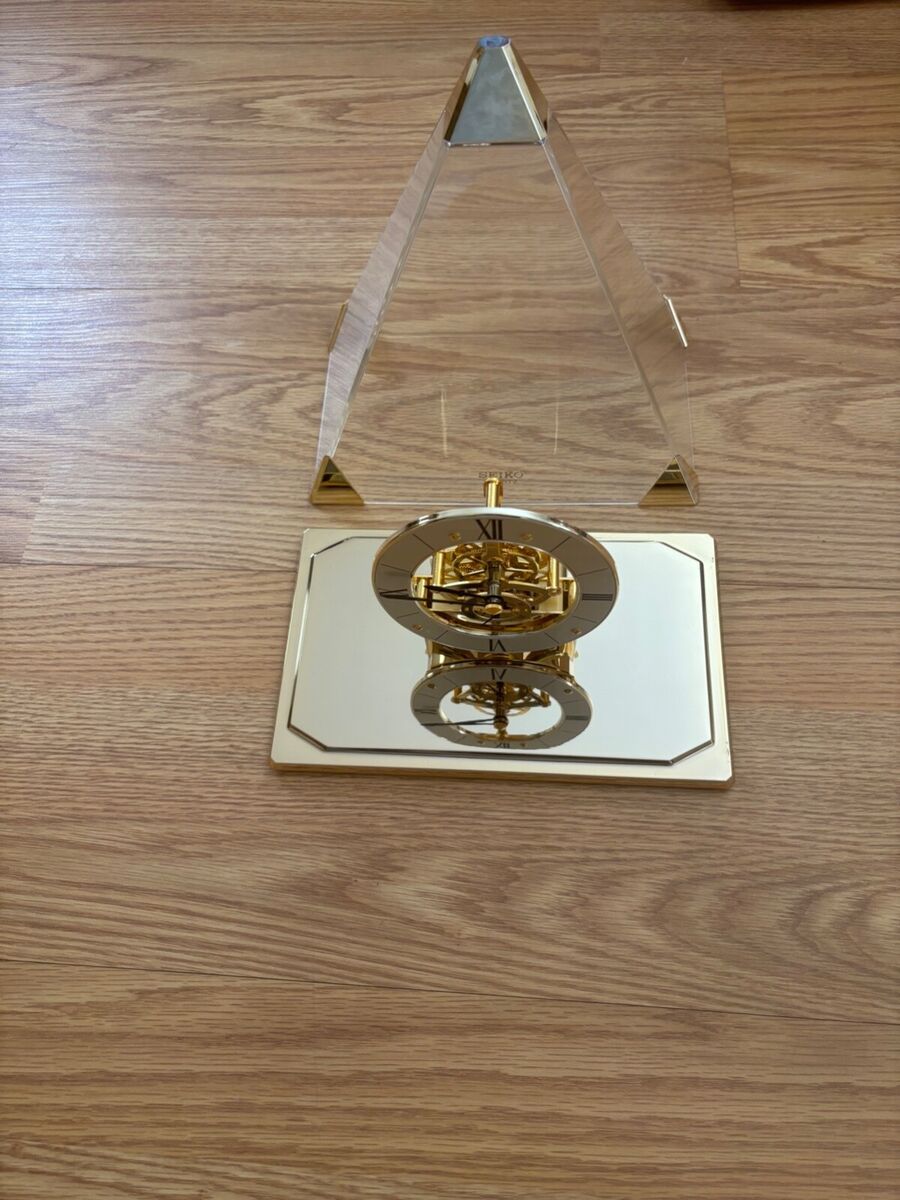 Vintage Seiko Pyramid Quartz Clock QAW109G Working for sale Vintage Seiko Pyramid Quartz Clock QAW109G Working for sale