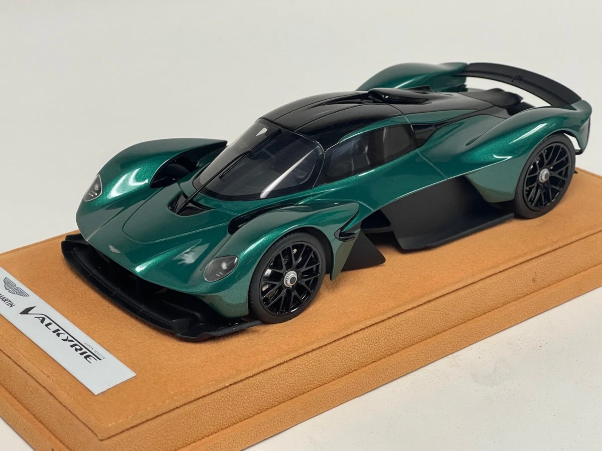 1/18 GT Spirit Aston Martin Valkyrie in Racing Green 2021 GT435