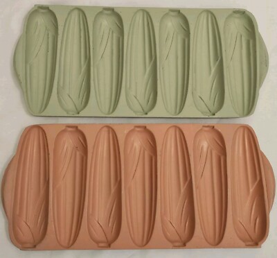 Nordic Ware 217 Corn Cakes Cornbread Pan Cast Aluminum Baking Peach And Green