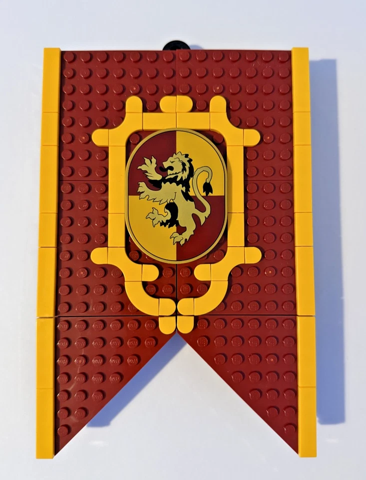 LEGO Harry Potter 76409 Gryffindor House Banner, photo 2 of 5