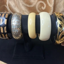 Chic Gold and Black Bracelet Collection