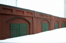4 X Detailed Model Railway Retaining Wall With Workshop For HO/ OO New