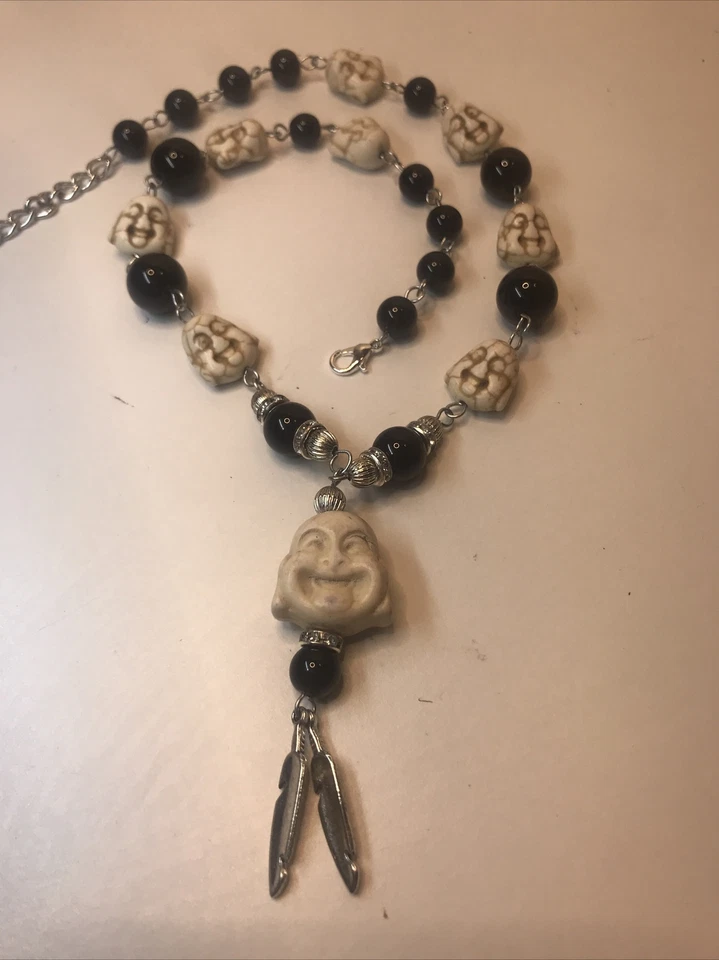 Collar Buda Feliz Blanco Con Plumas de Ónix Dije Moda 12 Pulgadas 337 Foto 2 de 4