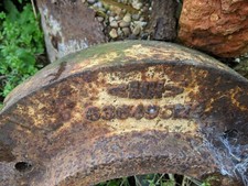 MASSEY HARRIS COMBINE VINTAGE WHEEL WEIGHT 636495M3  