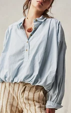 NEW FREE PEOPLE WE THE FREE BLUE WHITE NEWPORT BUBBLE STRIPE TOP SZ L