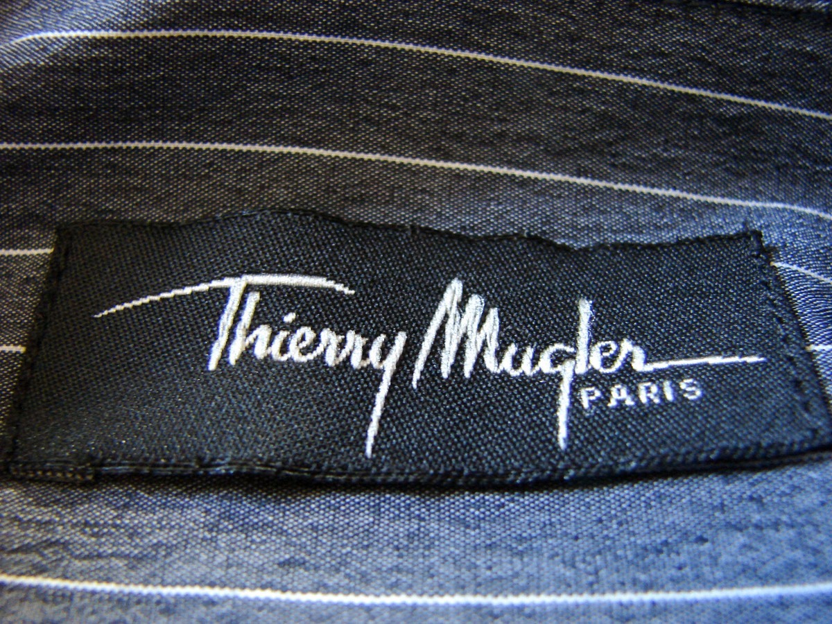 ティエリーミュグレー　希少　メンズシャツ！ghmirai 2025年最新】Thierry Mugler シャツの人気アイテム - メルカリ