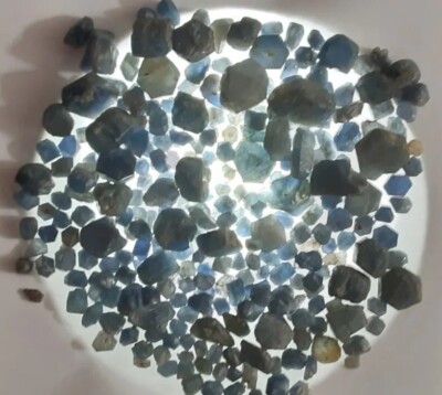 25Cts Madagascar Sapphires Loose Ruff Raw 100% Natural Uncut Gemstone Lot