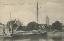CARTE POSTALE ILE DE NOIRMOUTIER LE PORT LE CHATEAU ET L'EGLISE