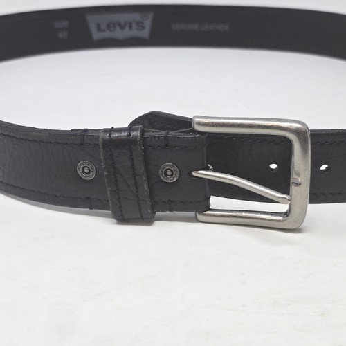 Levi’s Mens Genuine Leather Belt Size 40 Black Silver Tone Buckle - Picture 2 of 12