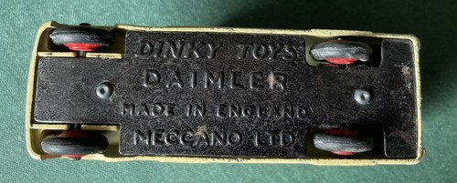 DINKY TOY DAIMLER AMBULANCE- No 30h/ 253 - Picture 3 of 8