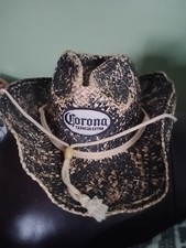 Ancien chapeau de fête en paille Corona a un petit trou 