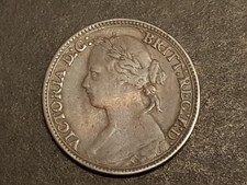 Original 1880 Victoria Farthing Coin - Closed 8 R over ? 4 Berries Variety - F