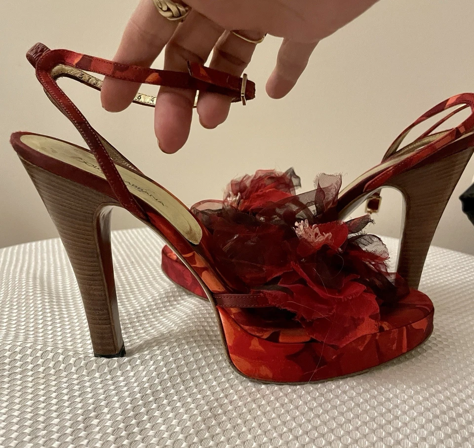 DOLCE & GABBANA Red/Black Heels Size 41 With A 5” Heel In Satin - Image 2 of 4