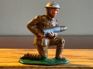 Vintage Barclay B68 733 Soldier Bullet Shell Feeder, Tin Helmet - Near Mint!