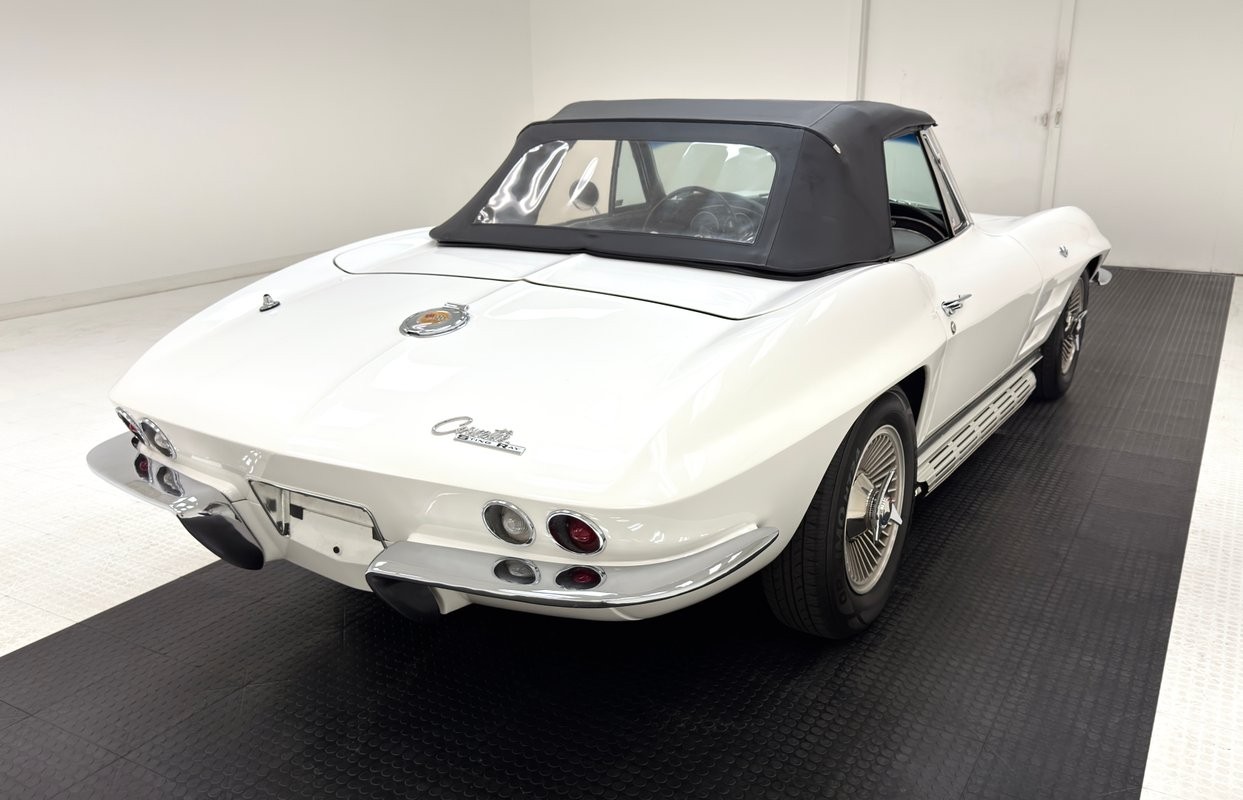 1964 Ermine White Chevrolet Corvette   | C2 Corvette Photo 8