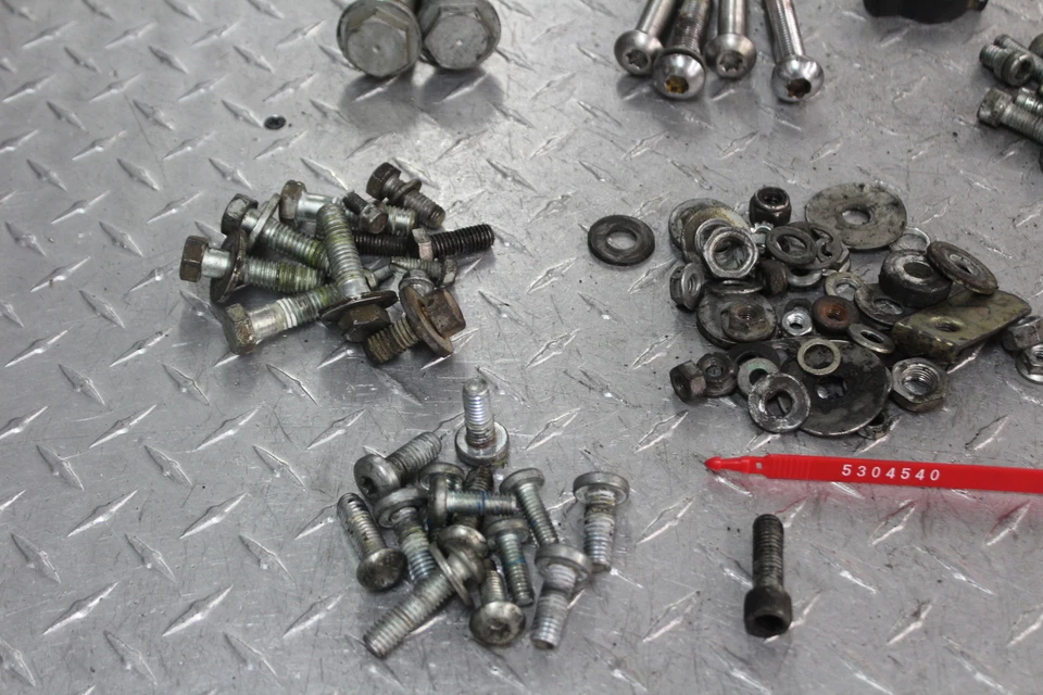 2006 HARLEY-DAVIDSON SPORTSTER 883 LOW XL883L HARDWARE BAG BOLT SET - Image 2 of 4