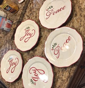 Better Homes & Garden 5 Peace Joy Mistletoe Salad Plates Heritage Christmas NWOB