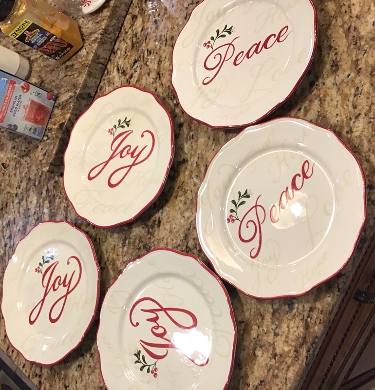 Better Homes & Garden 5 Peace Joy Mistletoe Salad Plates Heritage Christmas NWOB