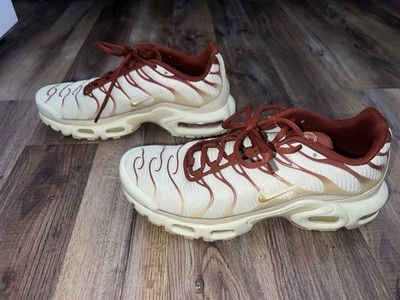 Nike Air Max Plus TN Coconut Milk / Rugged Orange Gr. 39 Neu