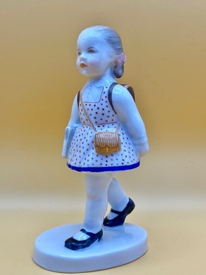Herend porcelain figurine school girl RARE Klara Herczeg Claire Weiss / 0803