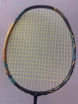 Yonex Astrox 88D Spiel Badmintonschläger 26lbs 4UG5