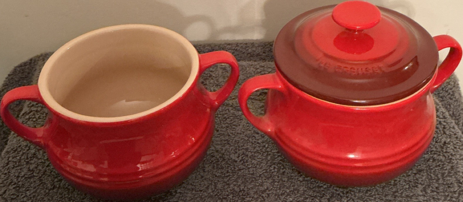 Le Creuset Stoneware Red Soup Bowl Glossy Round Lid Set 08.16 Three-Piece