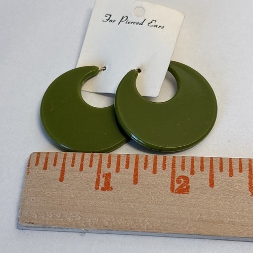 Avocado Green Earrings Pierced Vintage 60s? Hoops Plastic Mod MCM - Picture 4 of 5