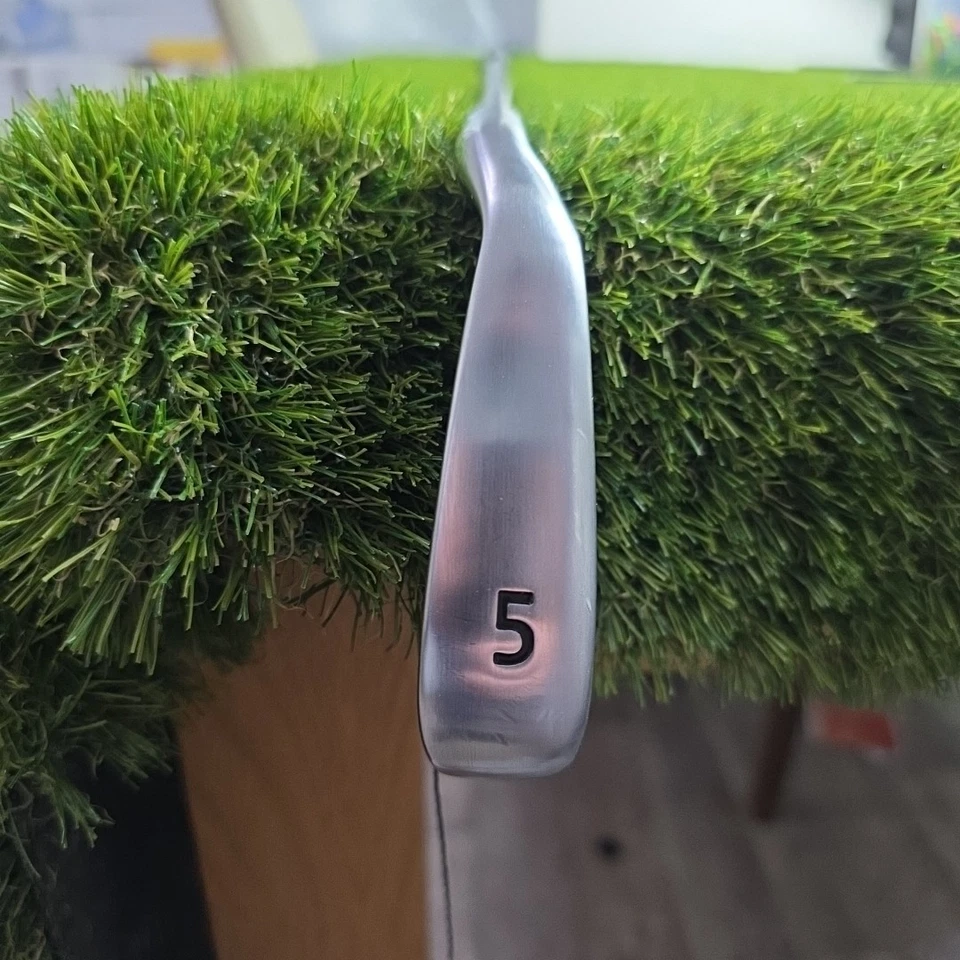 Takomo 101 5 Iron Obsidian 75 Senior Flex Graphite Shaft Midsize Grip *VGC* - Image 3 of 4