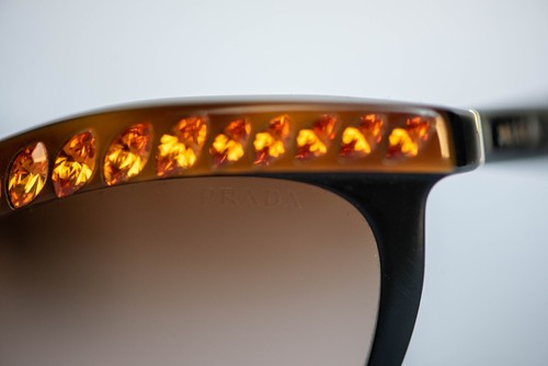 Vintage Prada SPR 04P Sunglasses in black with orange diamonds - 第 8/10 張圖片
