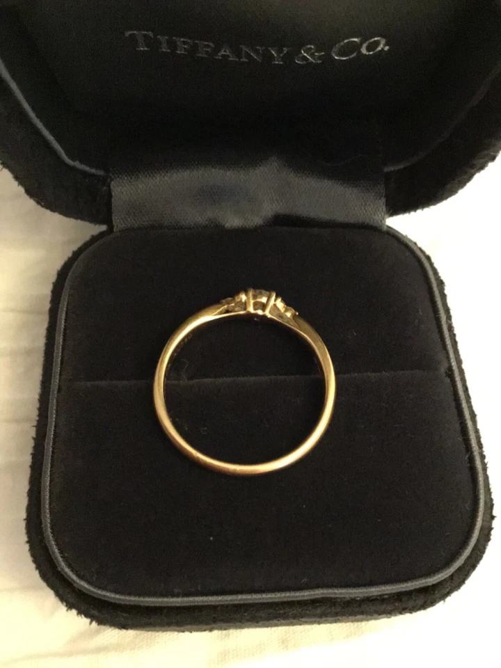 Authentic Tiffany & co 18K Harmony Rose Gold limited edition ring, side diamonds - Image 4 of 4