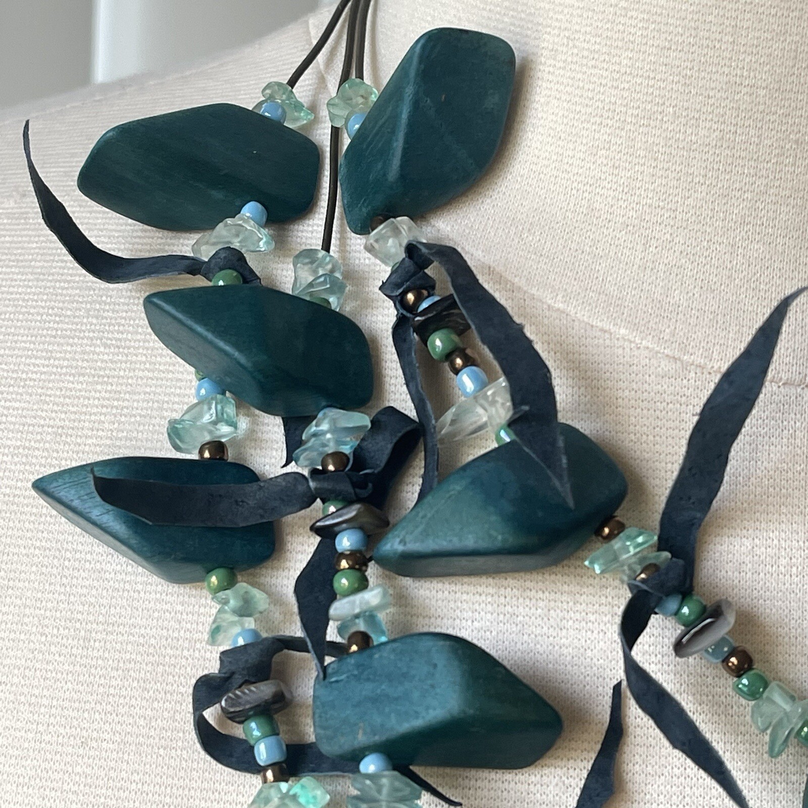 Gorgeous Peacock Blue Multi-Material Layered Neck… - image 4