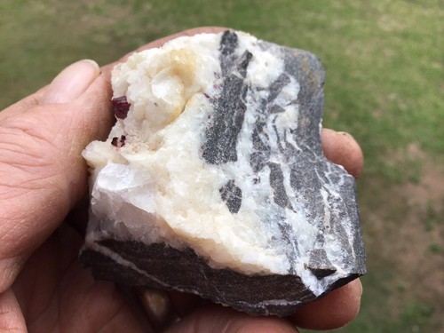 Cinnabar with Dolomite Mineral Specimen - Foto 8 di 10