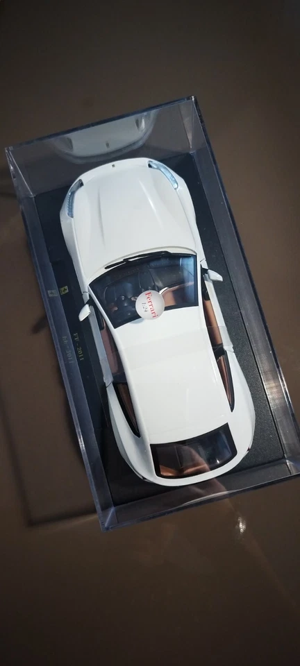Modellino Ferrari FF 2011 collezione LE GRANDI FERRARI 1:24 - Immagine 4 di 4