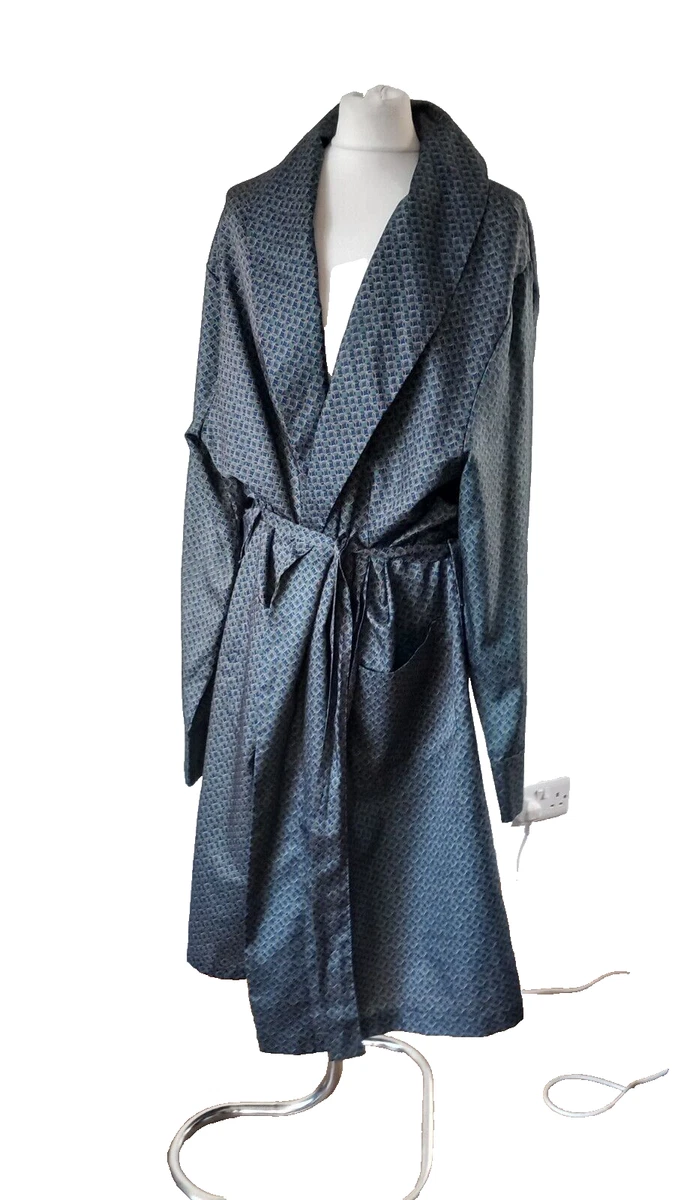 Lloyd attree & deals smith dressing gown