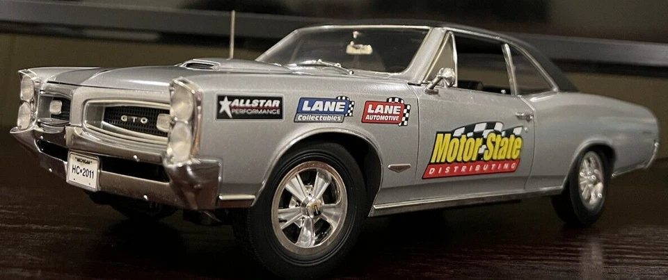 1966 Pontiac GTO Motor-State -Lane/DCP- 2011 LE 1:18 Scale. Vinyl Roof. HTF! - Image 4 of 4