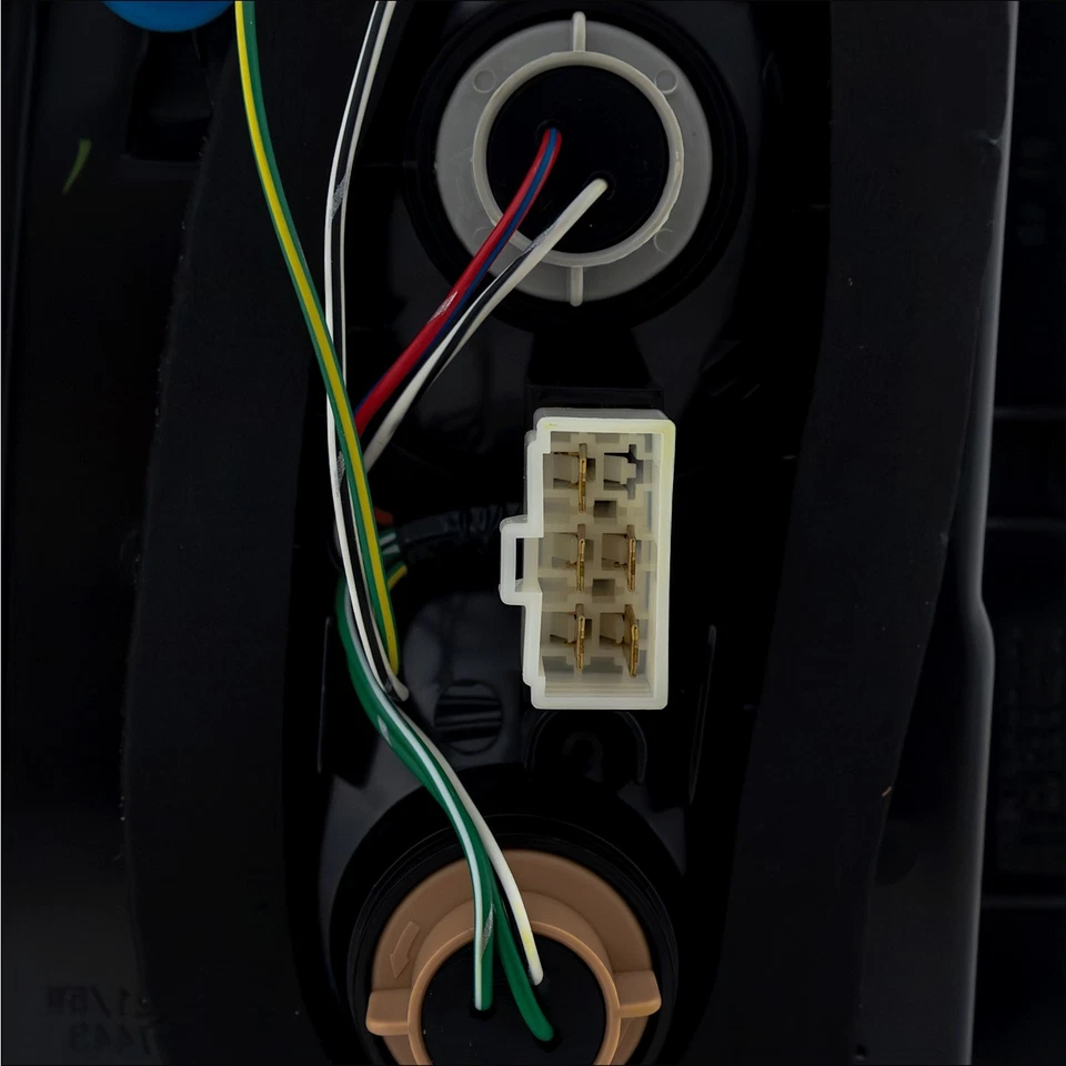 Luz trasera para Suzuki XL-7 2004-2006 lado del pasajero Foto 4 de 4