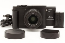 Fotocamera digitale monocromatica Leica Q2 molto pulita con impugnatura Leica #49786