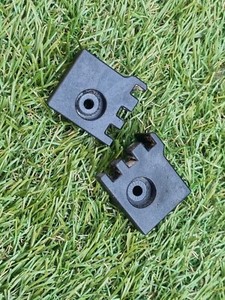 Whirlpool AKZM 756/IX Backofentür Glas Träger Clips x2 (Paar) 1246 ITR / SM089LL